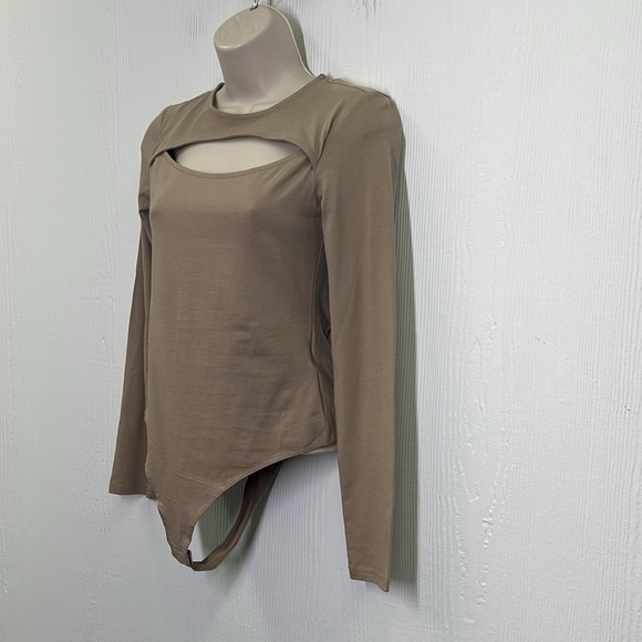 H&M - NWT Cut Out Thong Snap Closure Round Neck Long Sleeve Bodysuit Size Small - Picture 5 of 12